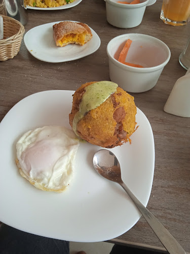 Panaderia Pan de oro / Cafeteria Punto Lojano - Gastronomía y hostelería