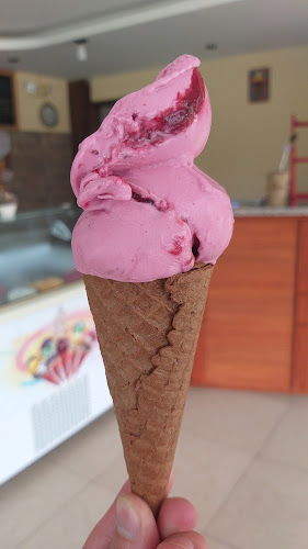 CAFUNÉ Heladería Cafetería