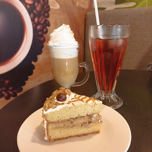 dentro de Gasolinera Primax, Av. Esmeraldas, Santo Domingo 230150