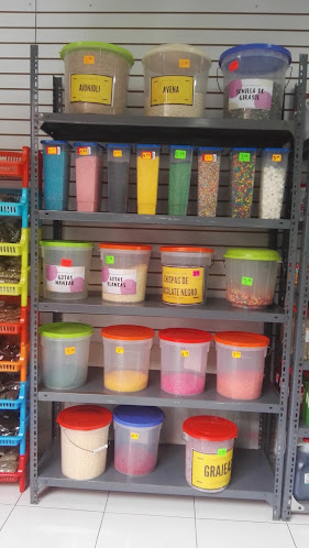 parque comercial Nuevo Tarqui (Contenedores, Manta 130804