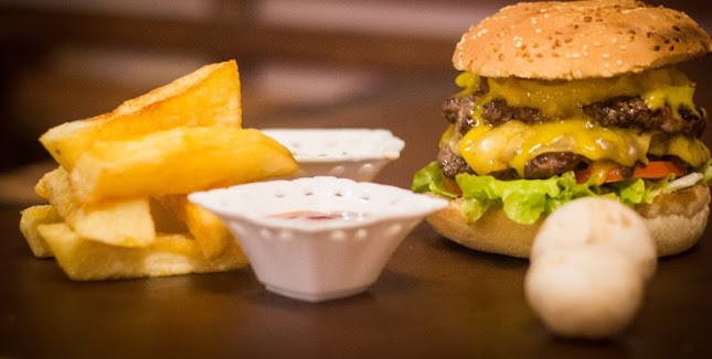 Pedro Moncayo Entre Imbabura Y, C. 10 de Agosto, Cotacachi