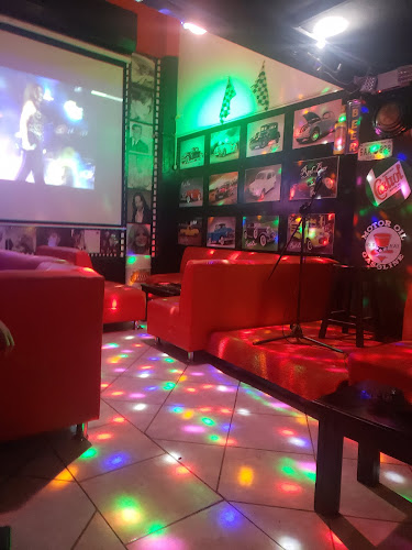 Bar karaoke "RED BAR" - La Troncal