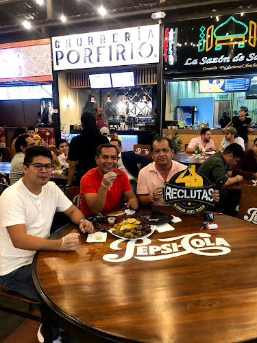 RECLUTAS WINGS & BEER - Gastronomía y hostelería