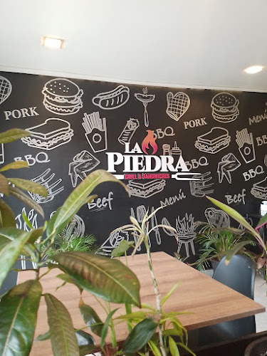 La Piedra Grill & Sandwiches - Gastronomía y hostelería