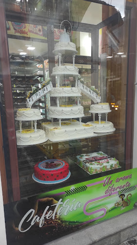 Calle Bolívar, y, Otavalo 100450