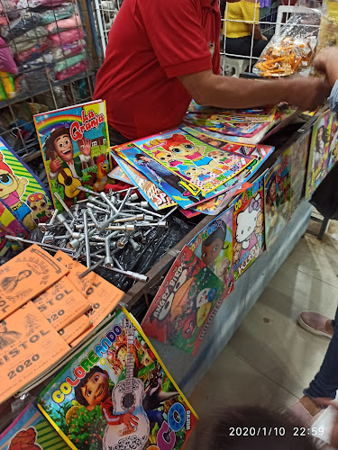 Mercado La FERIA de ropa - Santo Domingo