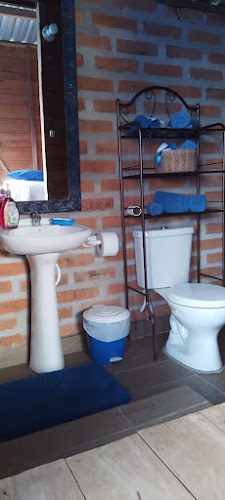 SALOYA FROGS (hospedaje)