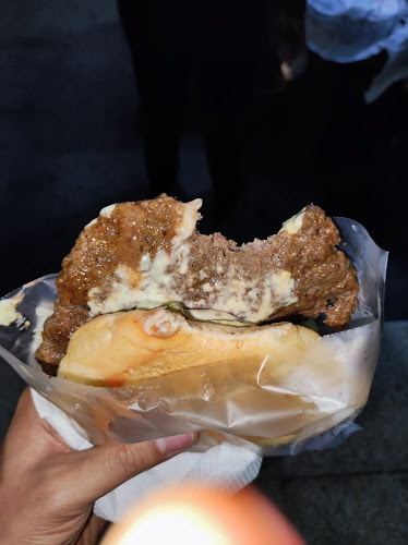 Opinii despre Las ricas hamburguesas de la Negrita Crucelina în Guayaquil - Gastronomía y hostelería