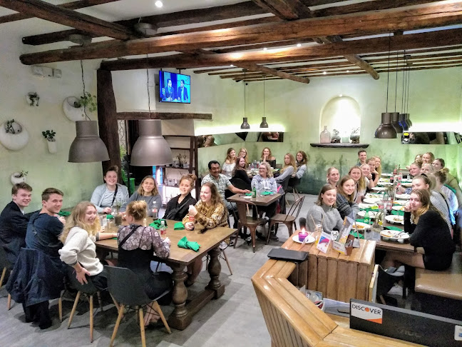 Ave Remigio Crespo Toral, Cuenca 010101