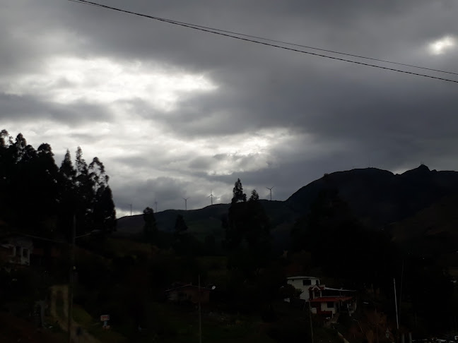 2QG9+WJ5, Loja