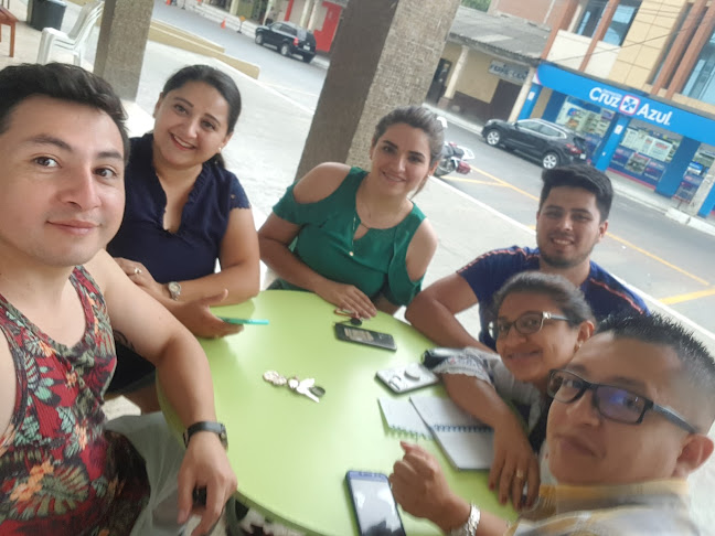 Bajos del palacio municipal, Simon bolivar y, Sucre, Macara 110701