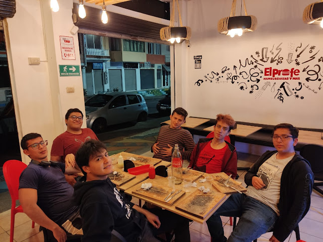 Yuyo Brutal Burgers - Macas