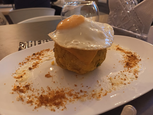 COLEGIO, AVENIDA 4 DE NOVIEMBRE AL LADO DE MULTIMARMOL AL FRENTE DEL, Manta 130804, Ecuador