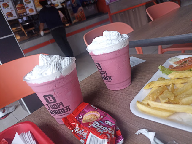 Opinii despre TropiBurger în Quito - Gastronomía y hostelería