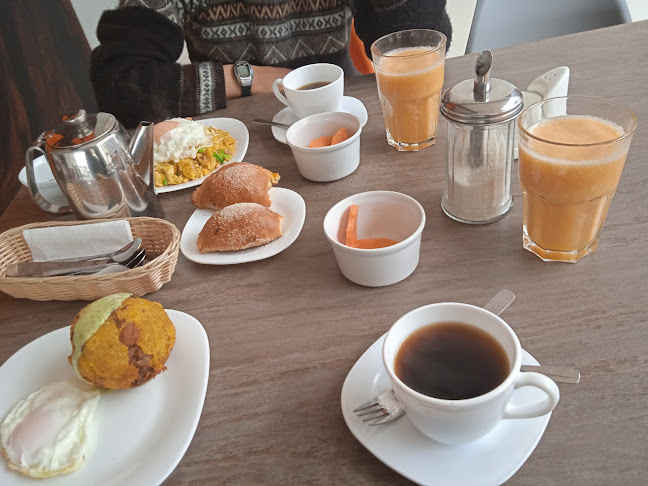Panaderia Pan de oro / Cafeteria Punto Lojano - Quito