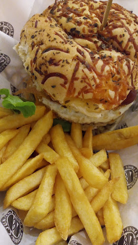 Junior Burgers & Fries - Guayaquil