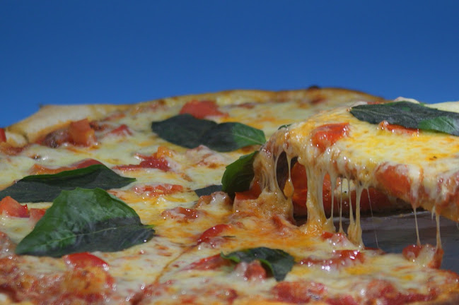 Virgen De Bronce, Av. Fray Vicente Solano 8-51, Cuenca 010203