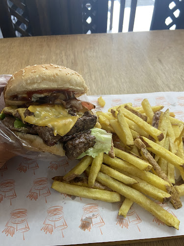 Av. Isla Floreana E4-123, Quito 170513