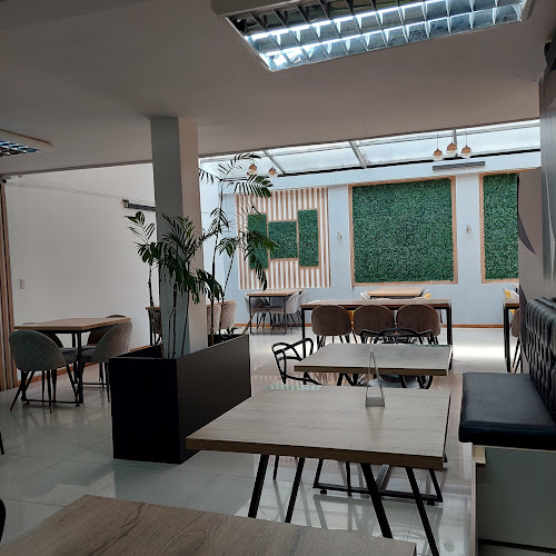 Sweet and Fit, 24 de mayo entre Miguel Riofrío y Azuay, Sweet and Fit Loja 24 de mayo entre Miguel Riofrío, y, Loja 110150