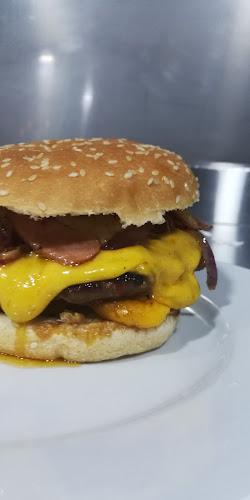 Capressa Pizzeria-Restaurant - Gastronomía y hostelería