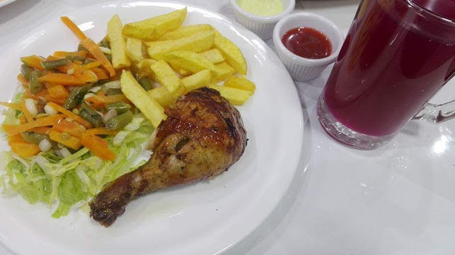 Comentarii opinii despre Rolli's Restaurante-Pollos y Carnes