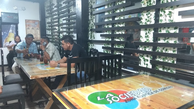 "LA SOCIEDAD" Zona Rústica De Comidas - Babahoyo