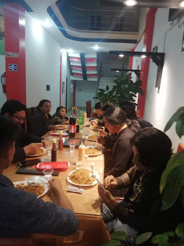 Avenida paz Ponce de León, y, Otavalo 100201