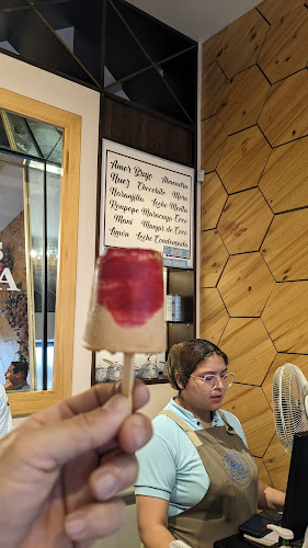 HELADOS LA TIENDA Parque Calderon - Cuenca