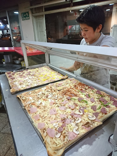 Victorinos Pizza - Quito