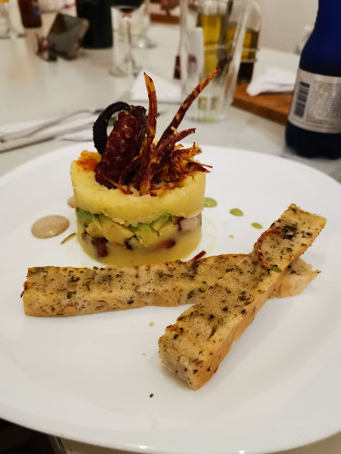 AMARELO CAFE RESTAURANTE - Gastronomía y hostelería