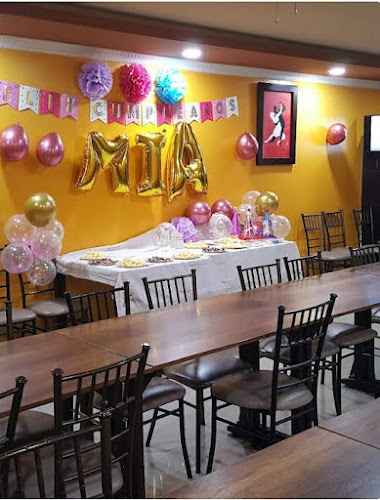 Francis Cafe Restaurant