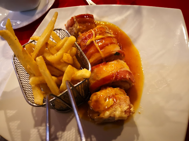 La Calaca by Momentos