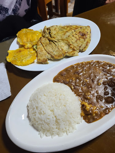 Cecilia Restaurante - Milagro