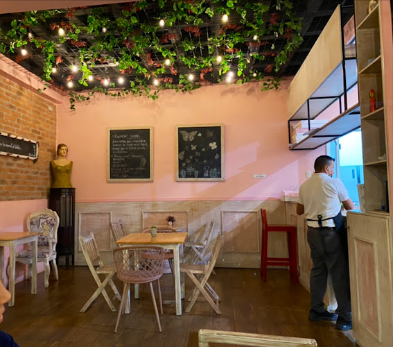 Opinii despre TATICASTILLO PASTELERÍA EMOTIVA în Manta - Gastronomía y hostelería