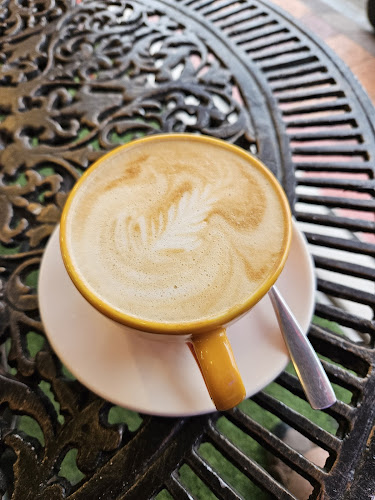 Opinii despre Red Rabbit Coffee Lounge în Cotacachi - Gastronomía y hostelería