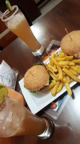 Pollo Burger - Gastronomía y hostelería