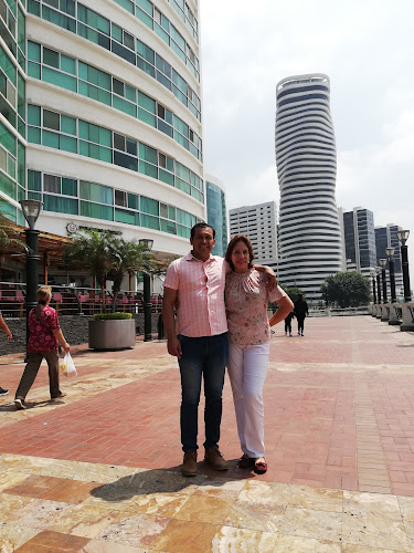 Opinii despre Chicken Roast Asadero Restaurant în Guayaquil - Gastronomía y hostelería