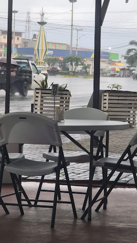 Av. 25 De Agosto, La Troncal