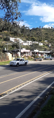 Yahuarcocha, Tilapias Al Horno, Caldos De Gallina - Gastronomía y hostelería