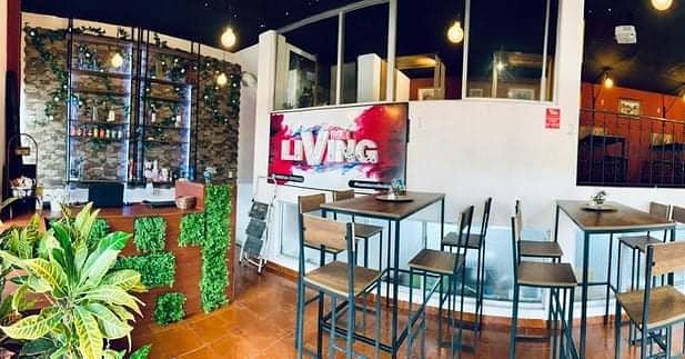 Living Restobar - Cotacachi