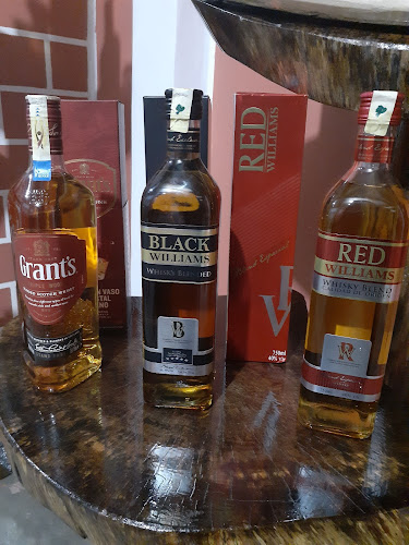 Opinii despre Licorería 𝗟𝗢𝗦 𝗔𝗟𝗠𝗘𝗡𝗗𝗥𝗢𝗦 "ʟɪǫᴜᴏʀs sᴛᴏʀᴇ" în Valencia - Gastronomía y hostelería