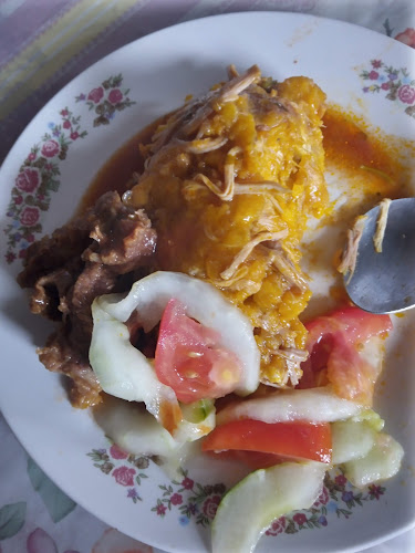 Yahuarcocha, Tilapias Al Horno, Caldos De Gallina - Gastronomía y hostelería