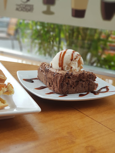 Heladeria "Pinguino Gourmet" - Gastronomía y hostelería