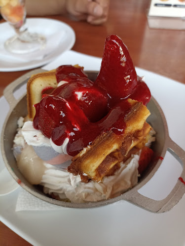 Opinii despre Los Helados Fritos de la Cuero y Caicedo în Quito - Gastronomía y hostelería