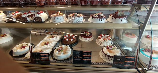 Avenida Lizarzaburo #23 &, entre Camilo Egas, y, Riobamba