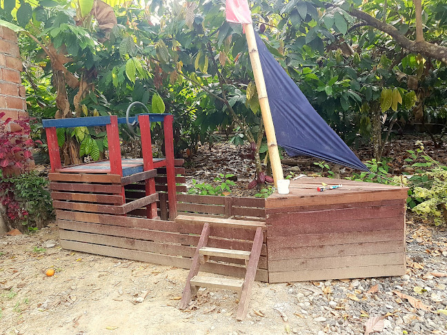 8W4G+V26, Unnamed Road, Chone