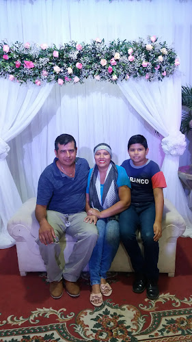 8W23+2RF, C. Bolivar, Chone