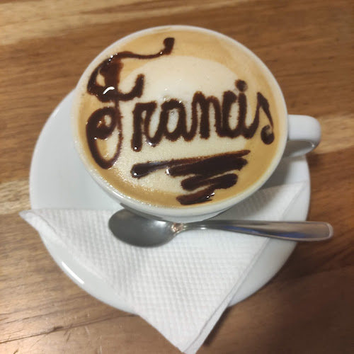 Comentarii opinii despre Cafetería PONCHES & CREPES