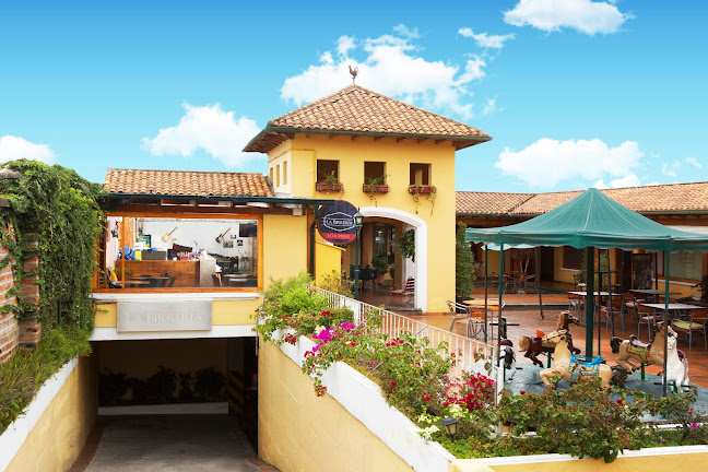 Francisco de Orellana E2-137 y, Cumbaya 170157