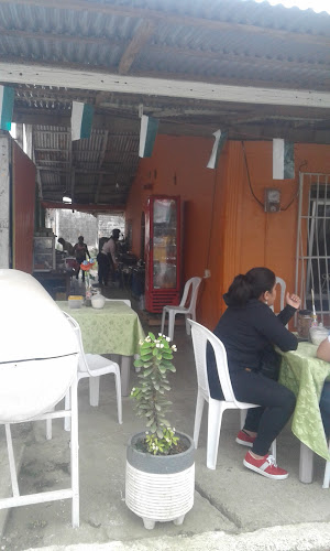 4V94+VJ6, Isidro Ayora